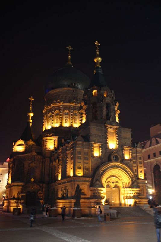 夜幕下的索菲亚教堂（原片）.jpg